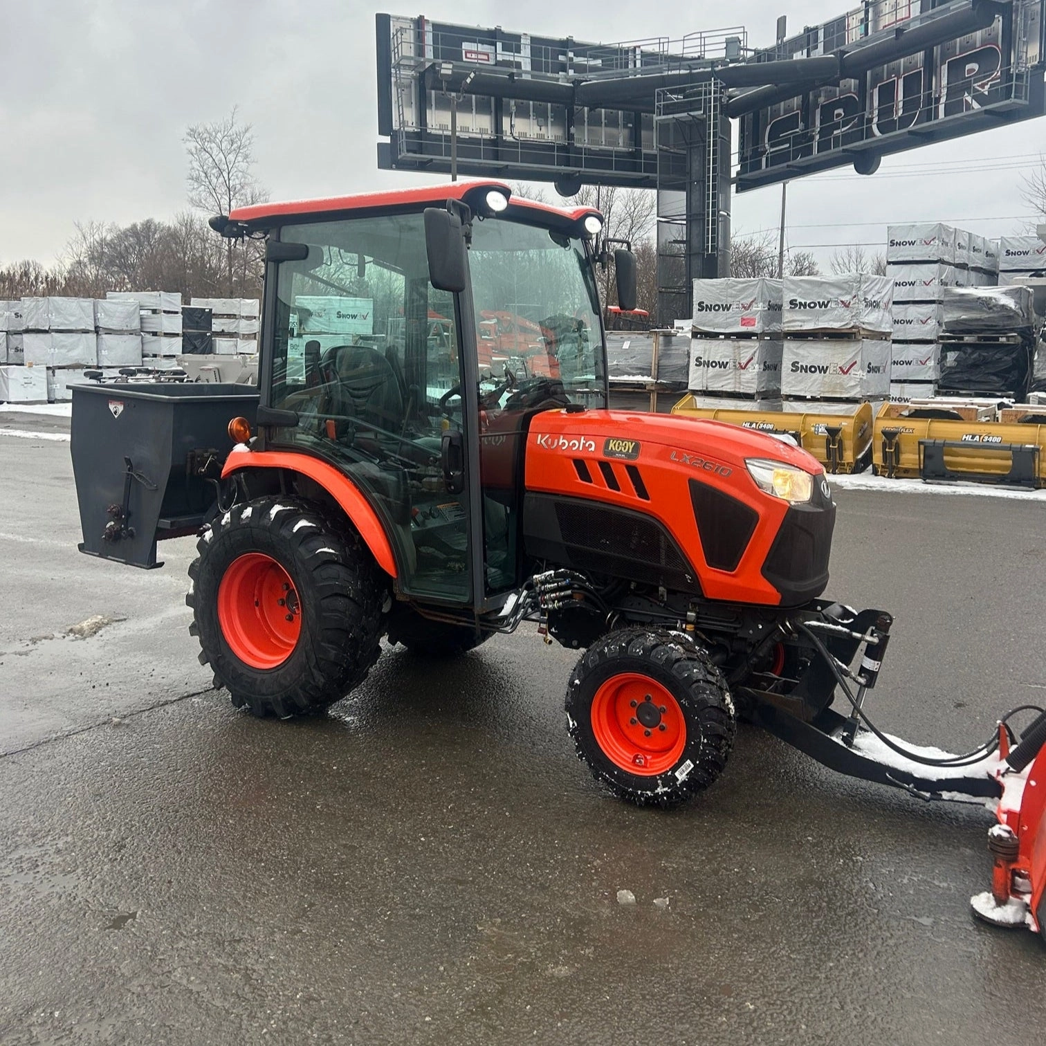 2021 Kubota LX2610HSDCC with Blade and Salter (830 Hours)