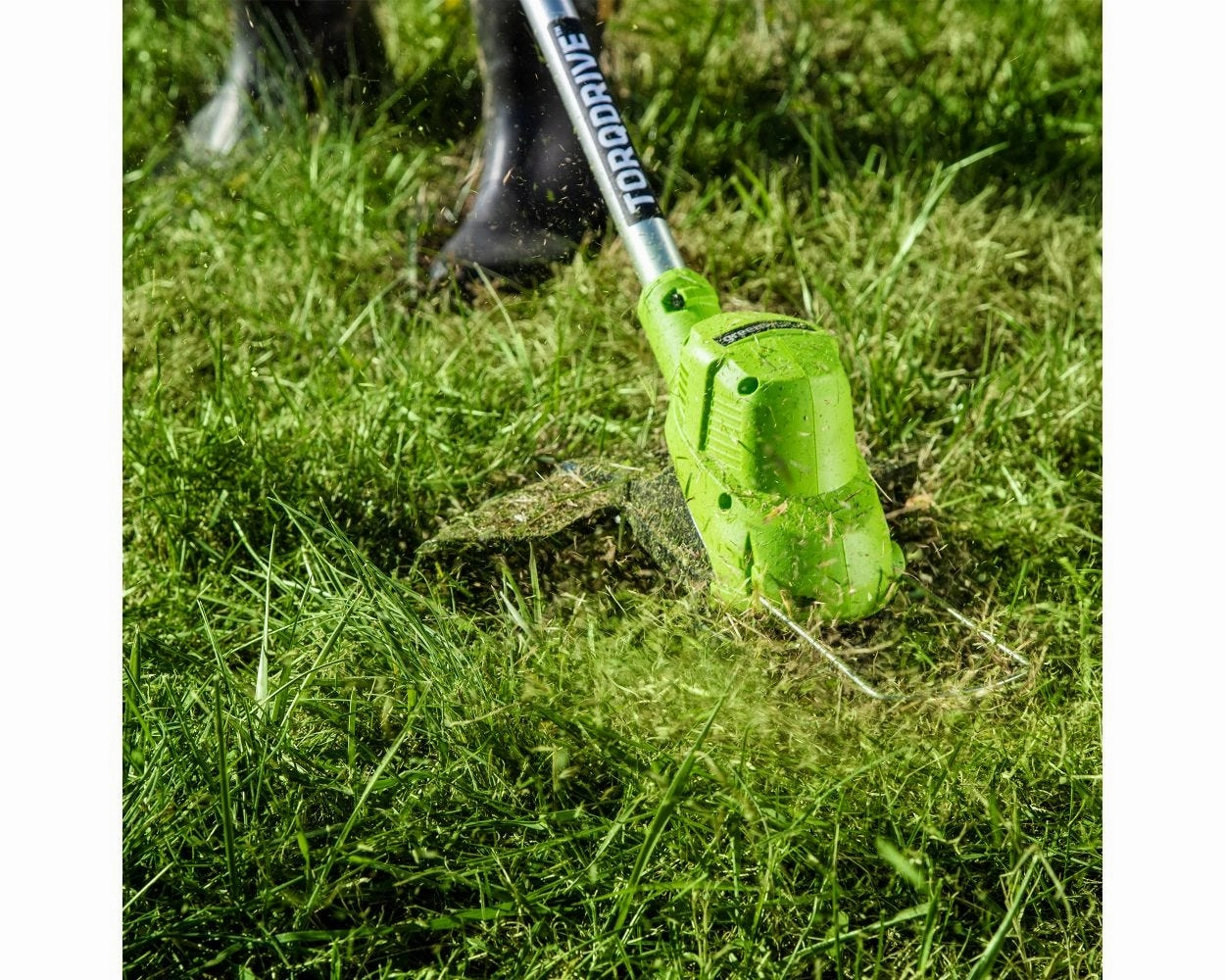 40V 15 Cordless Battery String Trimmer w/ 2Ah Battery & Charger