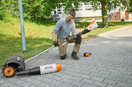 STIHL KMA 135 R Battery Powered KombiMotor