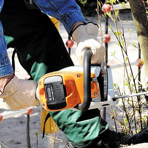 STIHL MSA 200 C-BQ Chainsaw Lithium-Ion Battery Powered with 14 bar