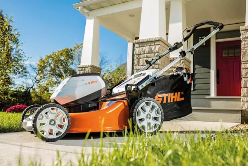 STIHL RMA 510 Battery Powered Lawn Mower With Kit