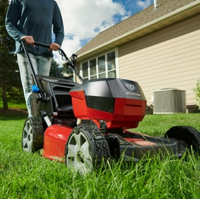 Toro 21327 RECYCLER SELF-PROPEL 60V MAX LAWN MOWER WITH SMARTSTOW