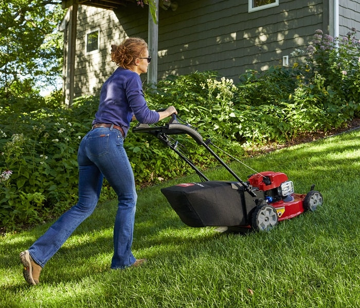 Toro 21472 Push Lawnmower Recycler 22 Self Propelled with Recoil Start and High Back Wheels